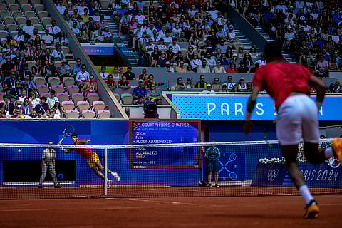 Carlos Alcaraz plays against Felix Auger-Aliassime